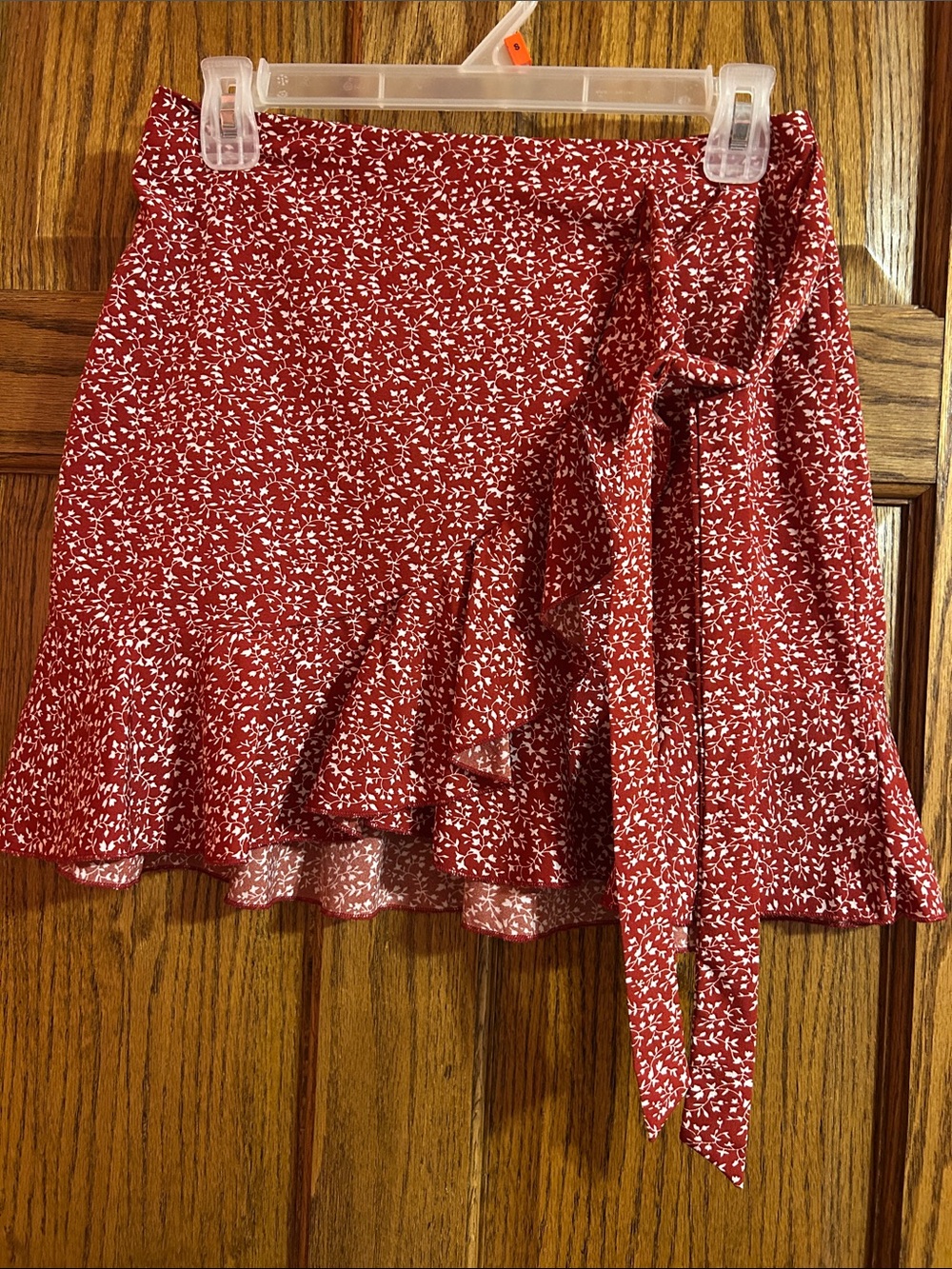SHEIN Red Floral Tie-Waist Ruffle Mini Skirt
